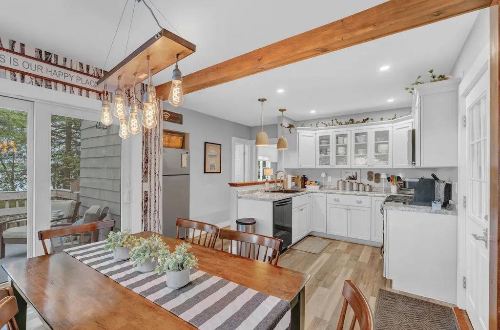 31 Salmon Road Madison ME 04950