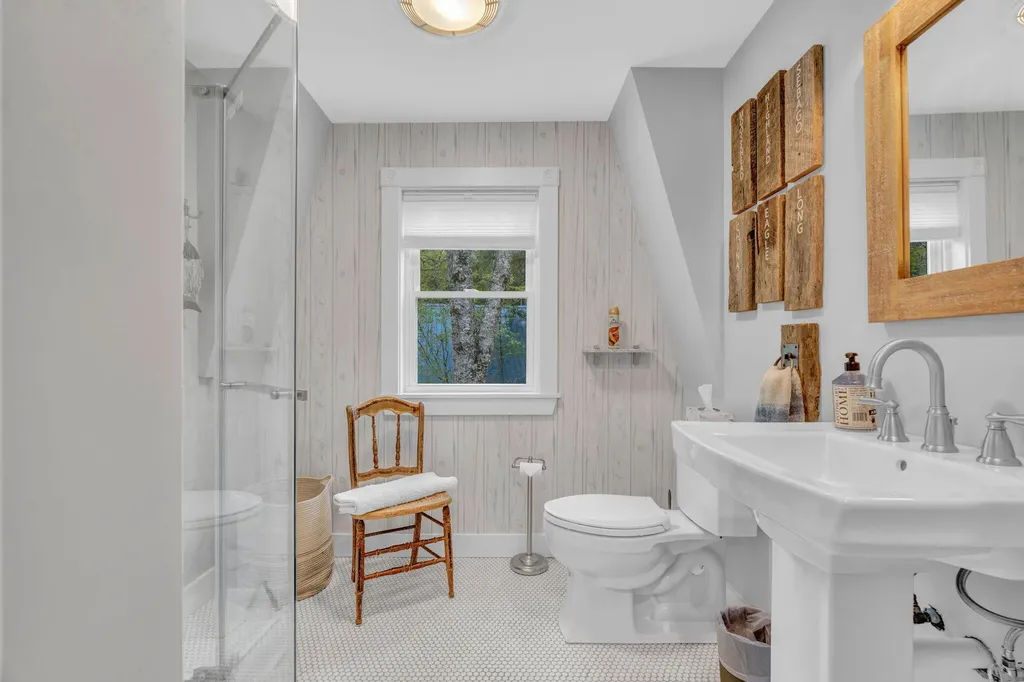 31 Salmon Road Madison ME 04950