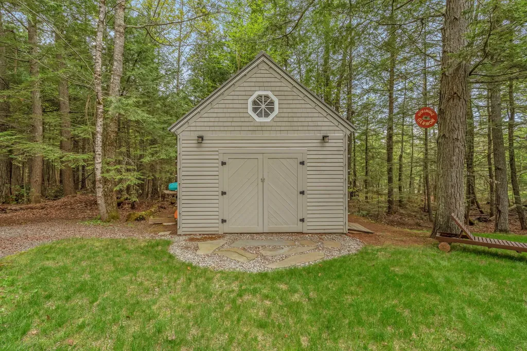 31 Salmon Road Madison ME 04950