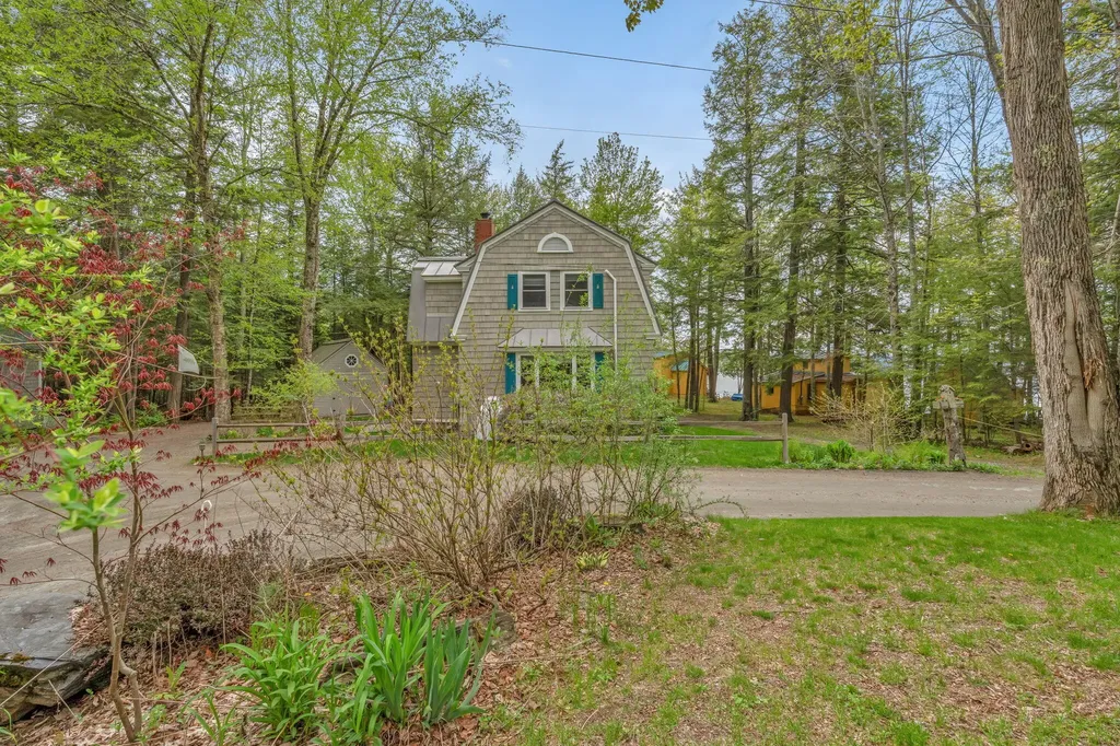 31 Salmon Road Madison ME 04950