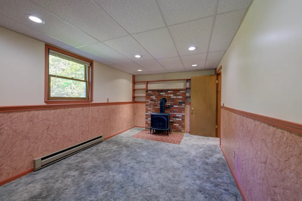 45 Patricia Avenue Raymond ME 04071