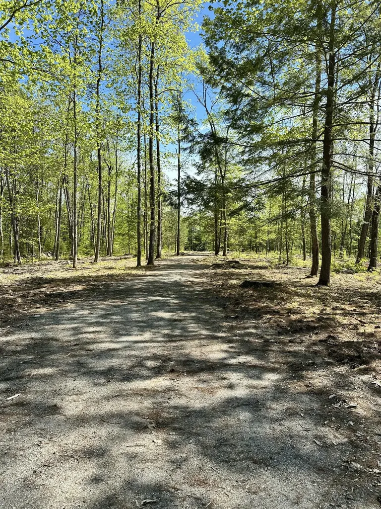 19 Grist Mill Road Naples ME 04055