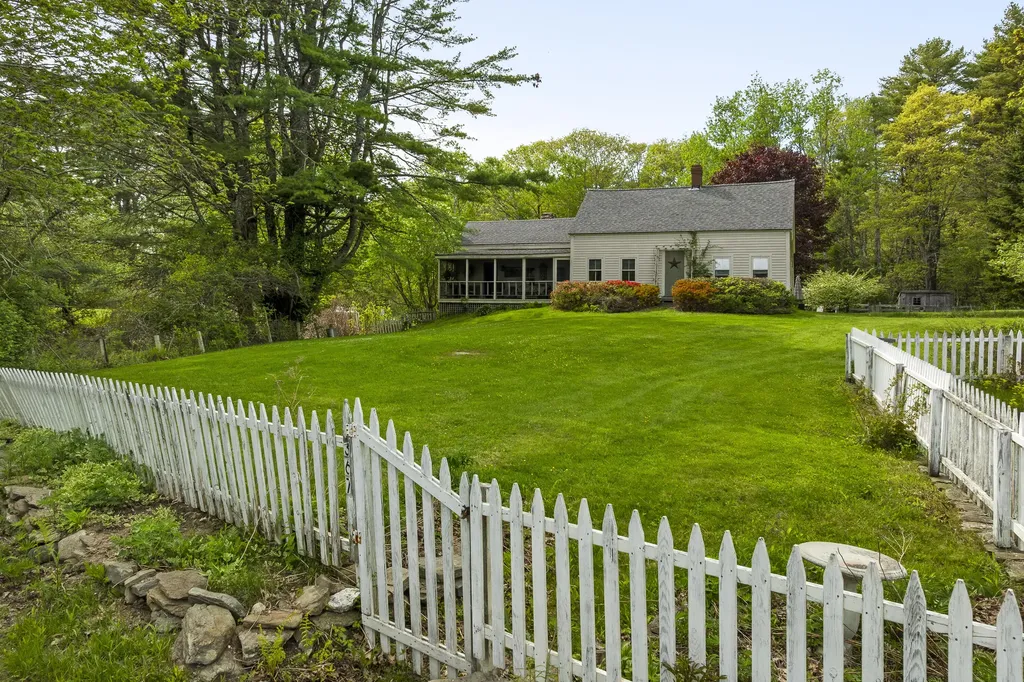 367 East Side Road Boothbay ME 04571