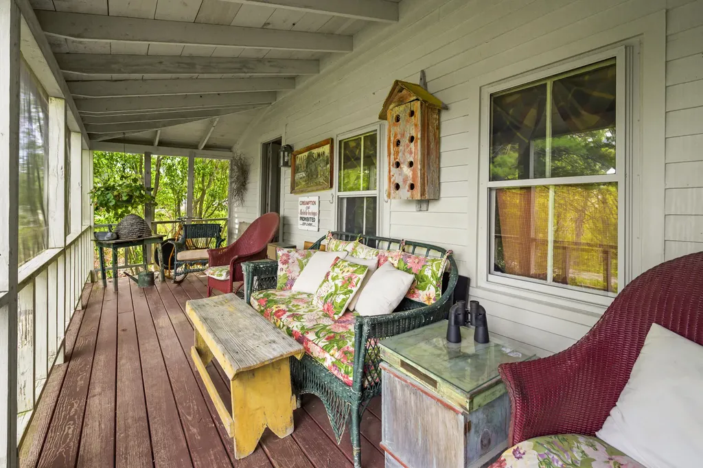 367 East Side Road Boothbay ME 04571
