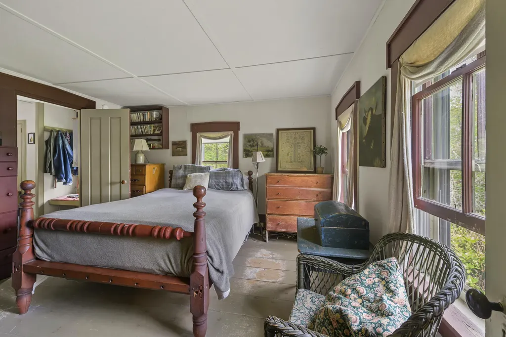 367 East Side Road Boothbay ME 04571