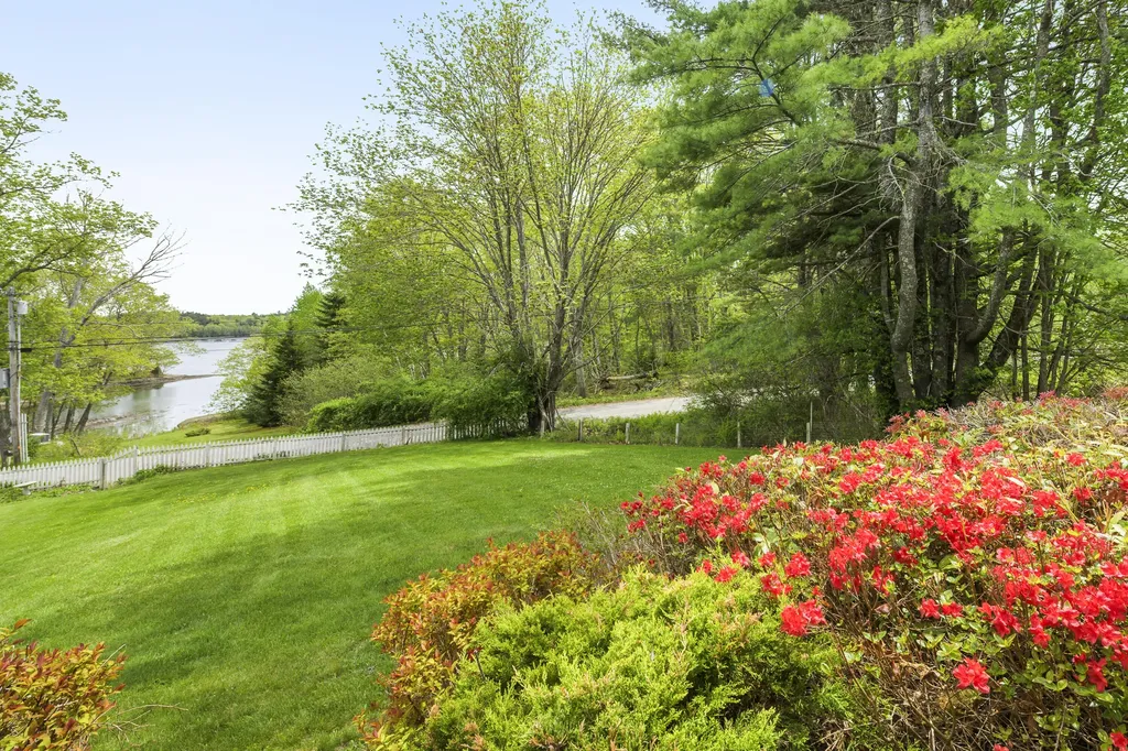 367 East Side Road Boothbay ME 04571