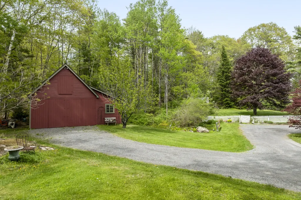 367 East Side Road Boothbay ME 04571