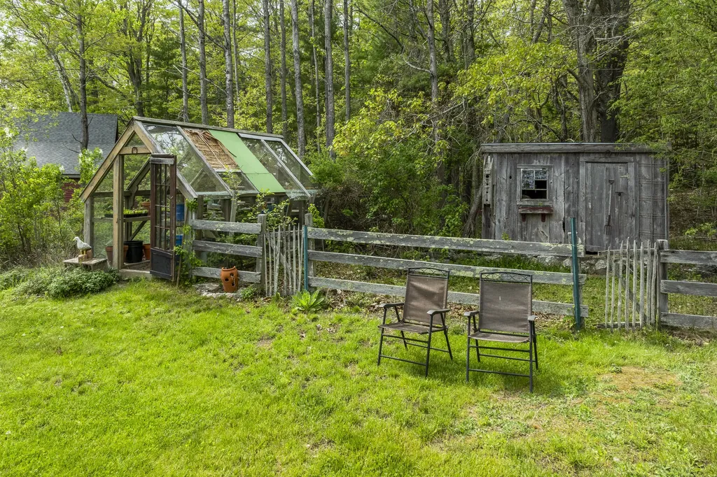 367 East Side Road Boothbay ME 04571