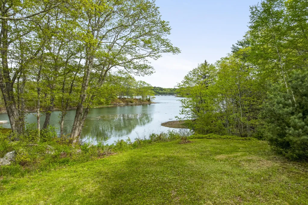 367 East Side Road Boothbay ME 04571