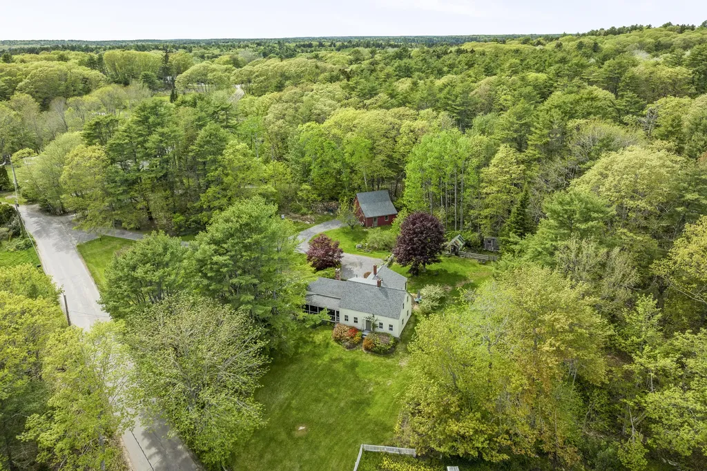 367 East Side Road Boothbay ME 04571
