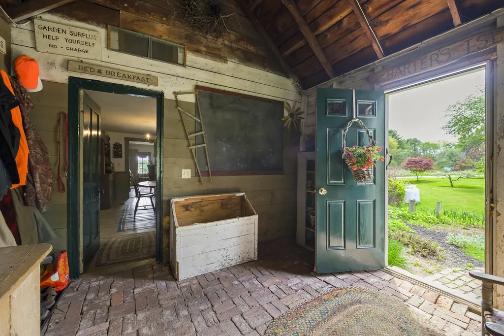 367 East Side Road Boothbay ME 04571