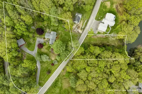 367 East Side Road Boothbay ME 04571