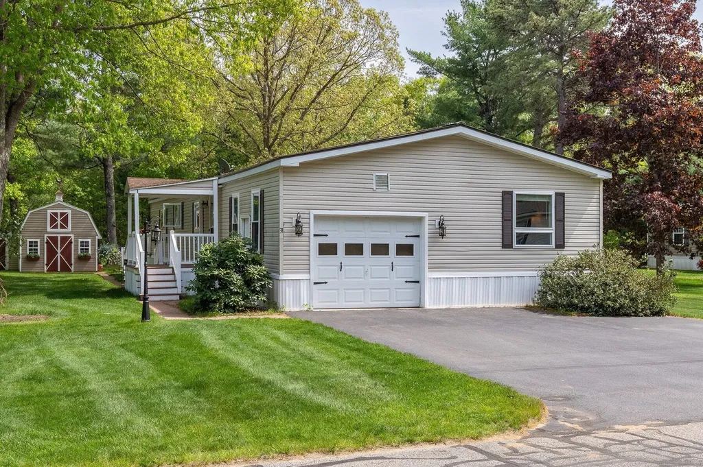 31 Marsh Brook Crossing Sanford ME 04073