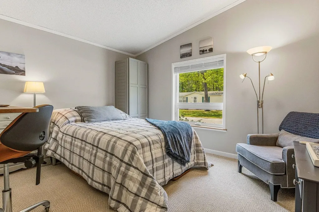 31 Marsh Brook Crossing Sanford ME 04073