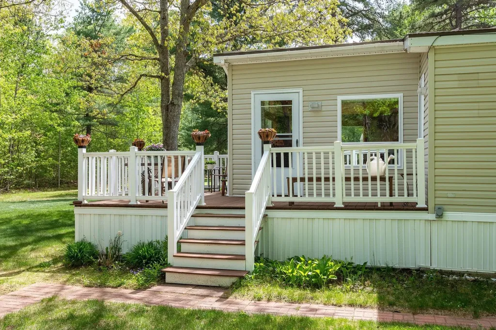31 Marsh Brook Crossing Sanford ME 04073