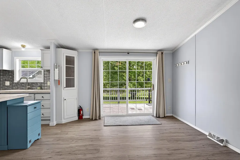 15 Kelly Court Sidney ME 04330