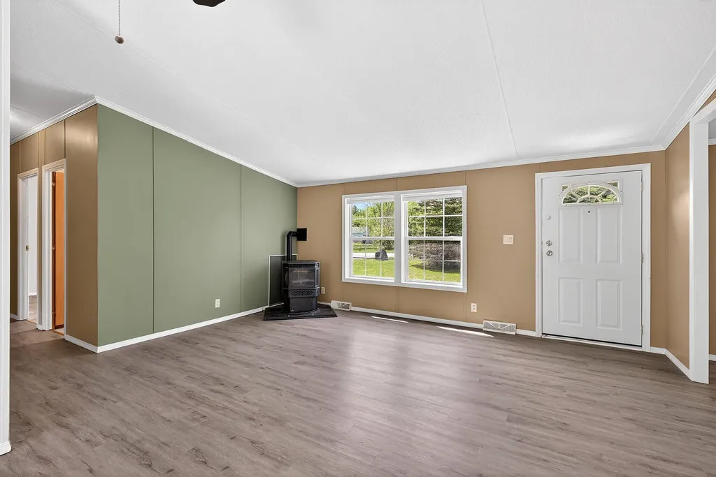 15 Kelly Court Sidney ME 04330