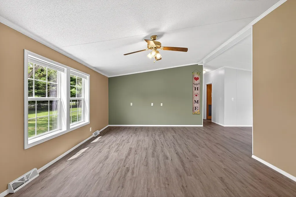 15 Kelly Court Sidney ME 04330