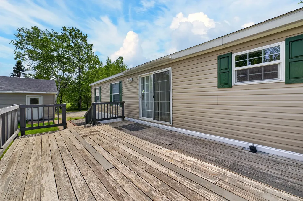 15 Kelly Court Sidney ME 04330