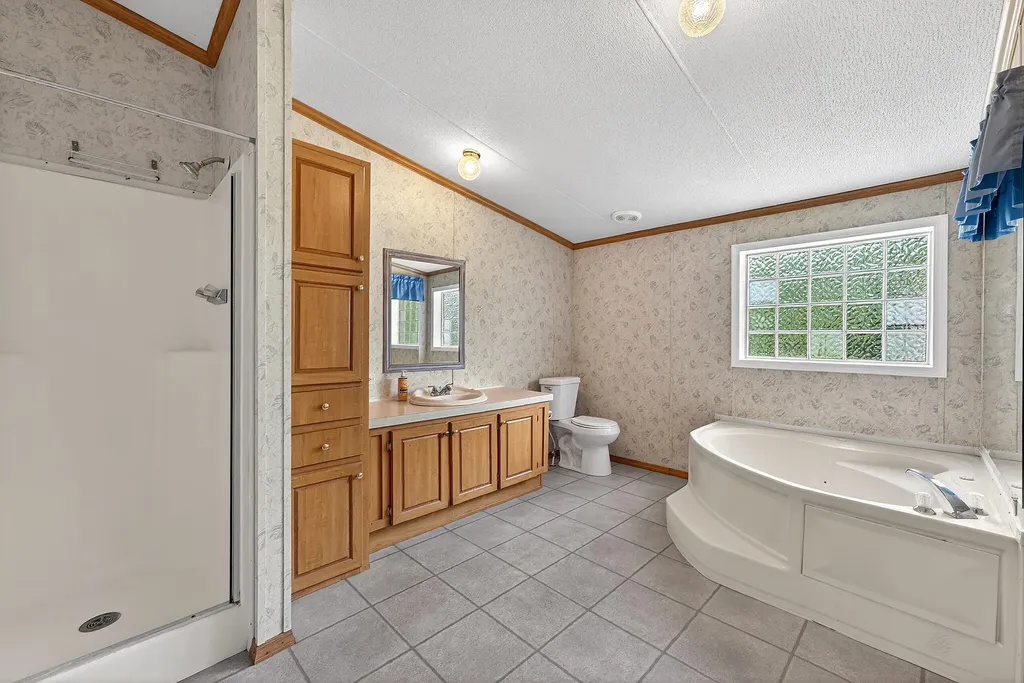 15 Kelly Court Sidney ME 04330