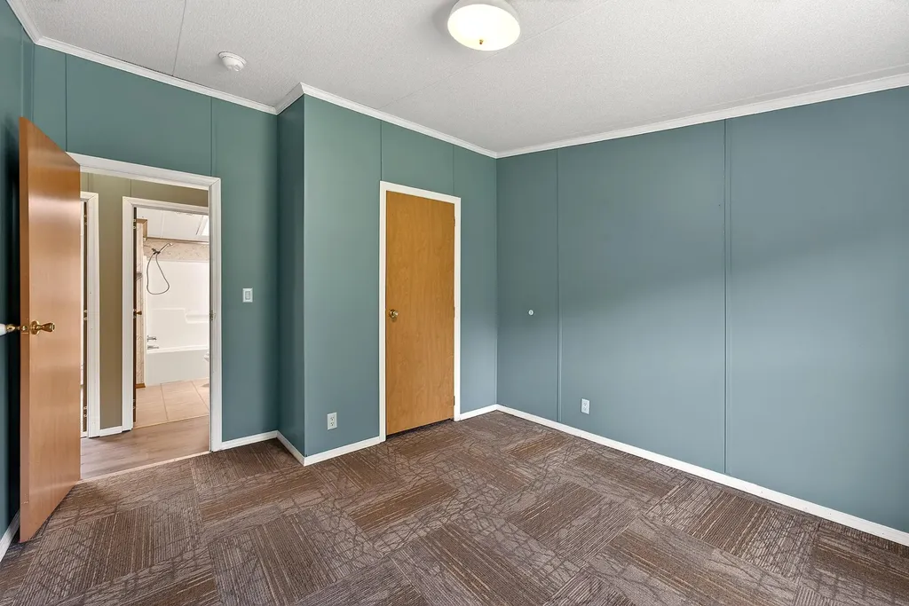 15 Kelly Court Sidney ME 04330