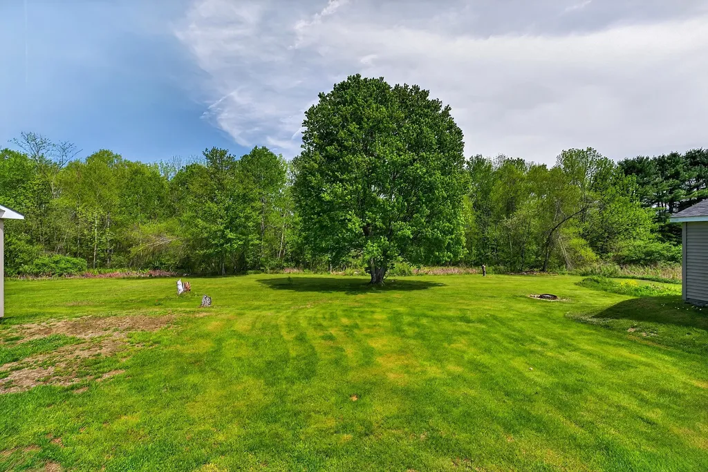 15 Kelly Court Sidney ME 04330