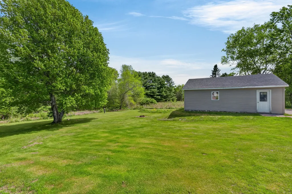 15 Kelly Court Sidney ME 04330