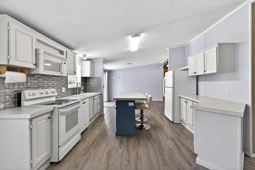 15 Kelly Court Sidney ME 04330