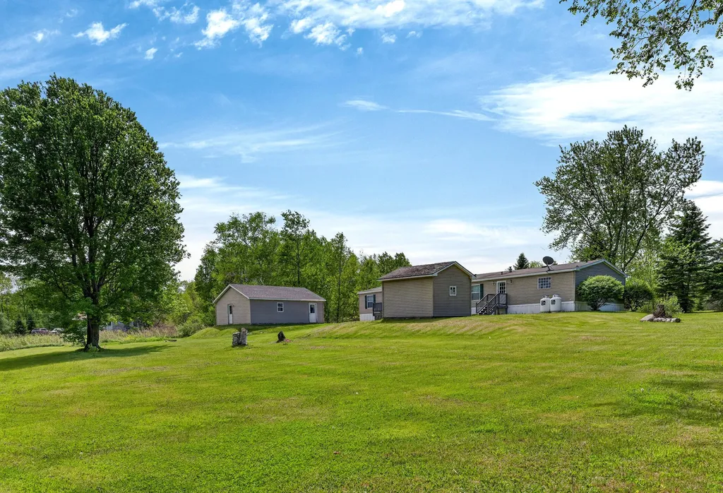 15 Kelly Court Sidney ME 04330