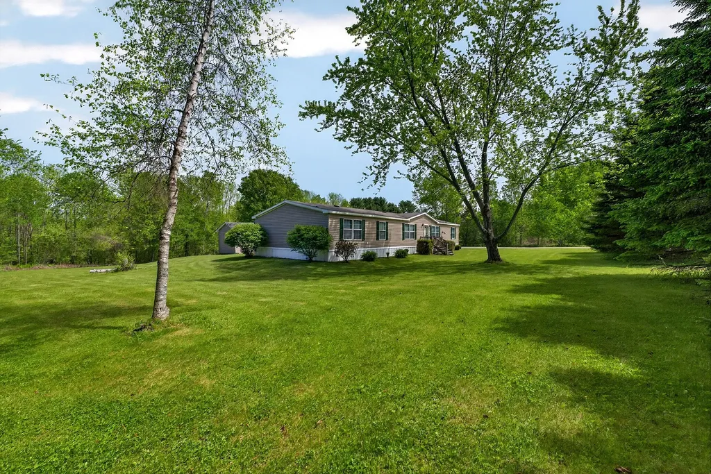 15 Kelly Court Sidney ME 04330