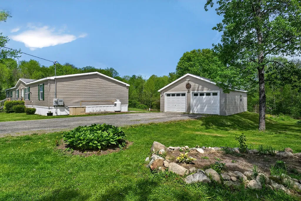 15 Kelly Court Sidney ME 04330