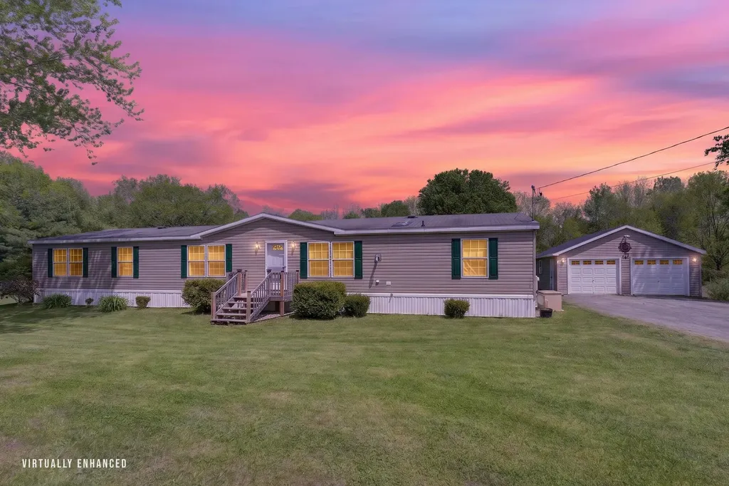 15 Kelly Court Sidney ME 04330