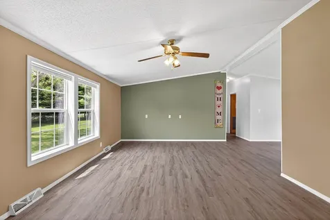 15 Kelly Court Sidney ME 04330