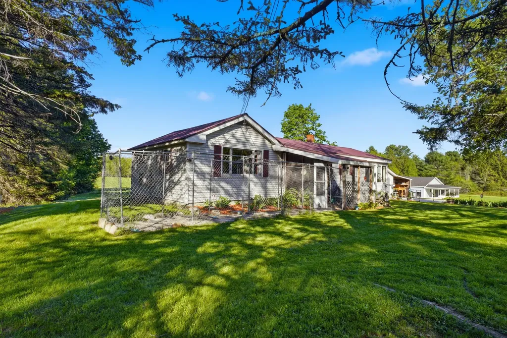 2657 Union Street Hermon ME 04401