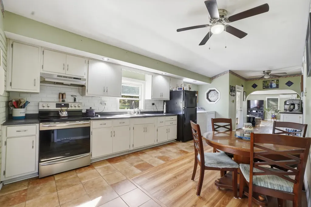 2657 Union Street Hermon ME 04401
