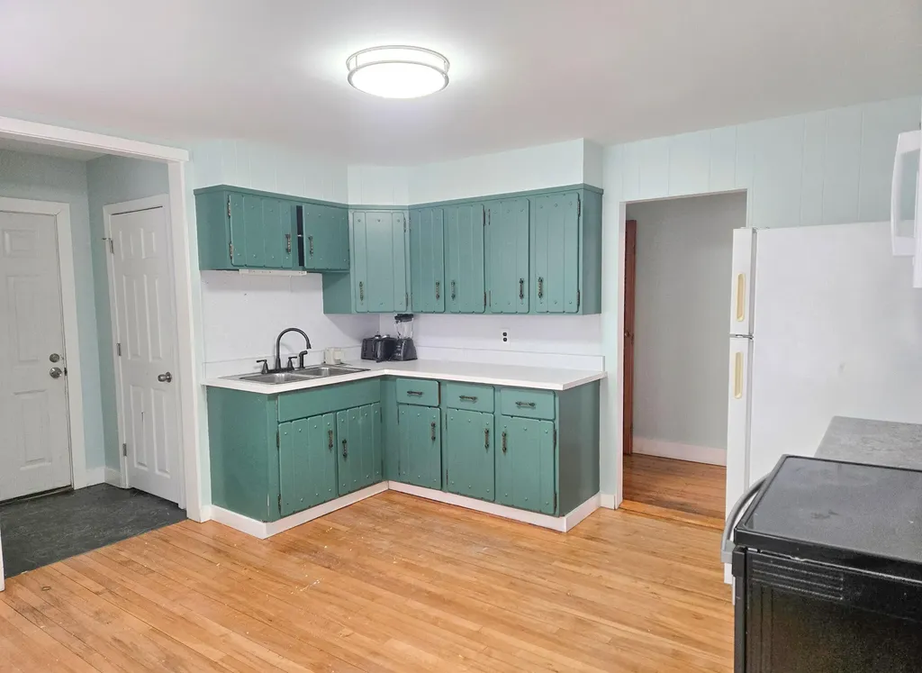 86B Fourth Street Auburn ME 04210
