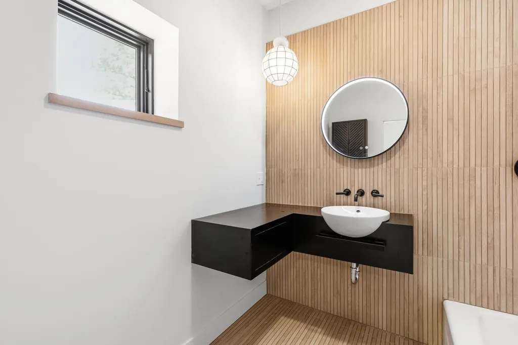 55 Boothby Avenue South Portland ME 04106