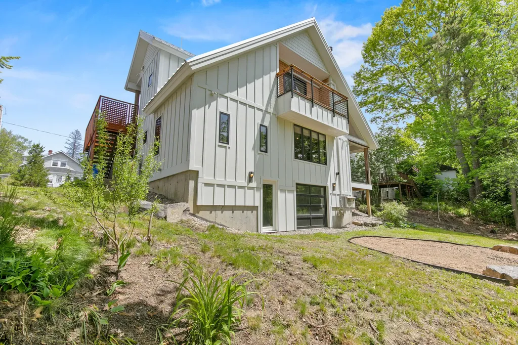 55 Boothby Avenue South Portland ME 04106