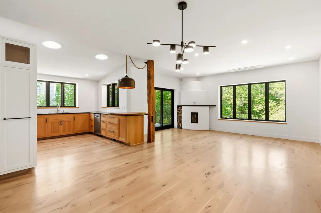 55 Boothby Avenue South Portland ME 04106