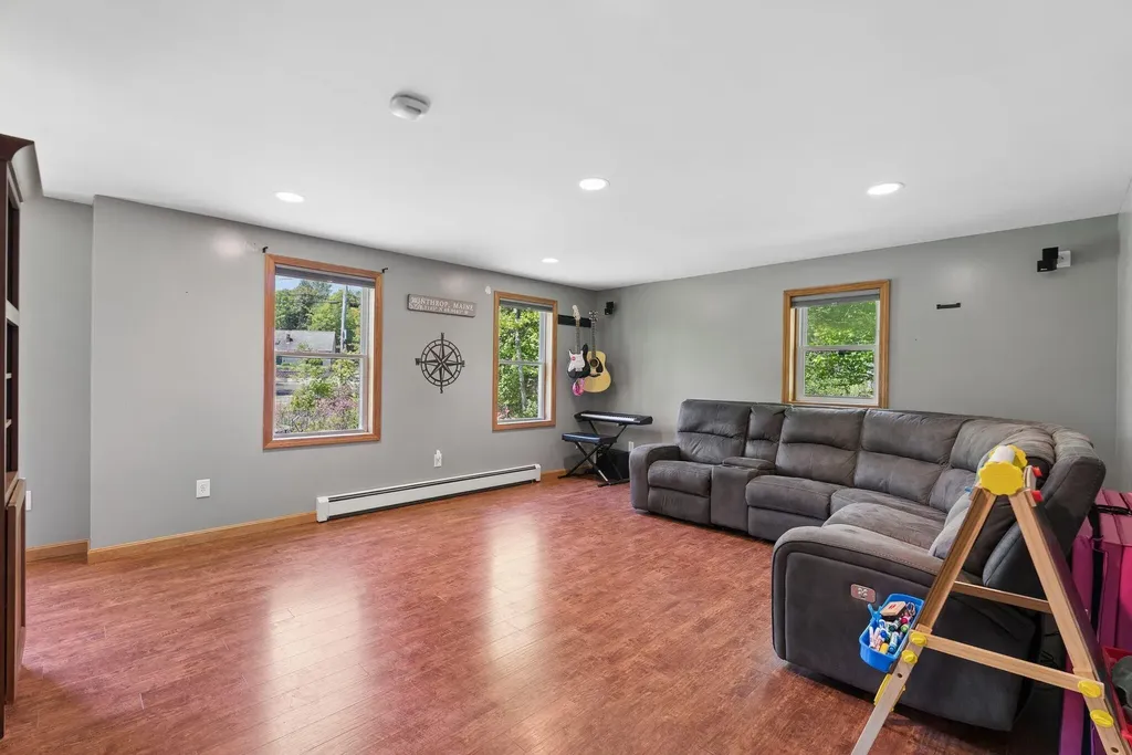 256 Narrows Pond Road Winthrop ME 04364