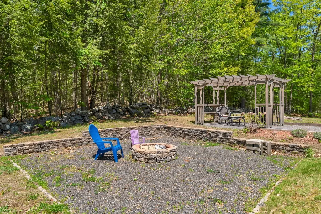 256 Narrows Pond Road Winthrop ME 04364