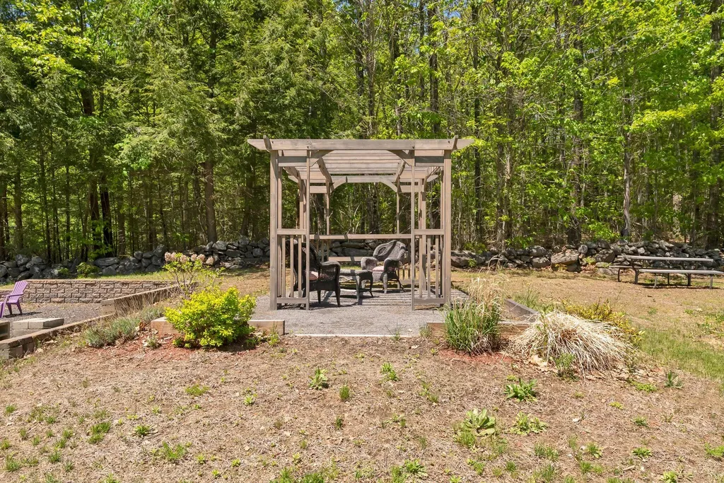 256 Narrows Pond Road Winthrop ME 04364