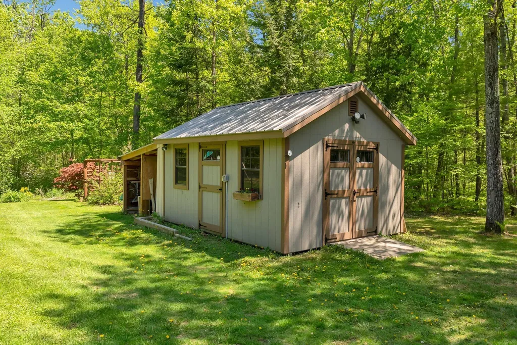 256 Narrows Pond Road Winthrop ME 04364