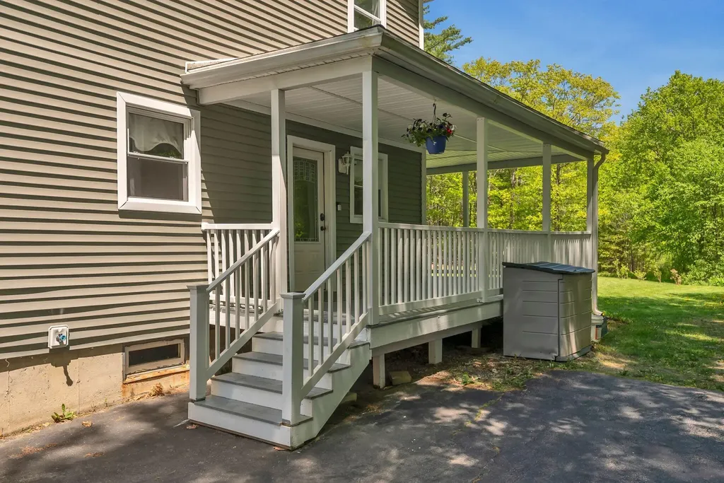 256 Narrows Pond Road Winthrop ME 04364