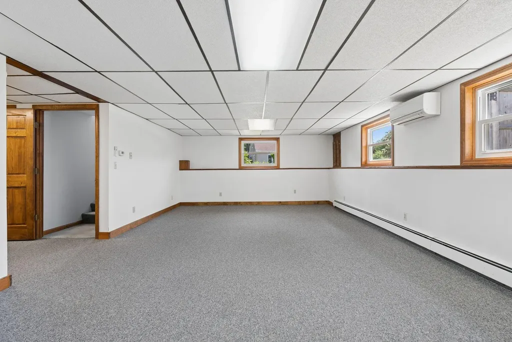 16 Leland Street Lewiston ME 04240