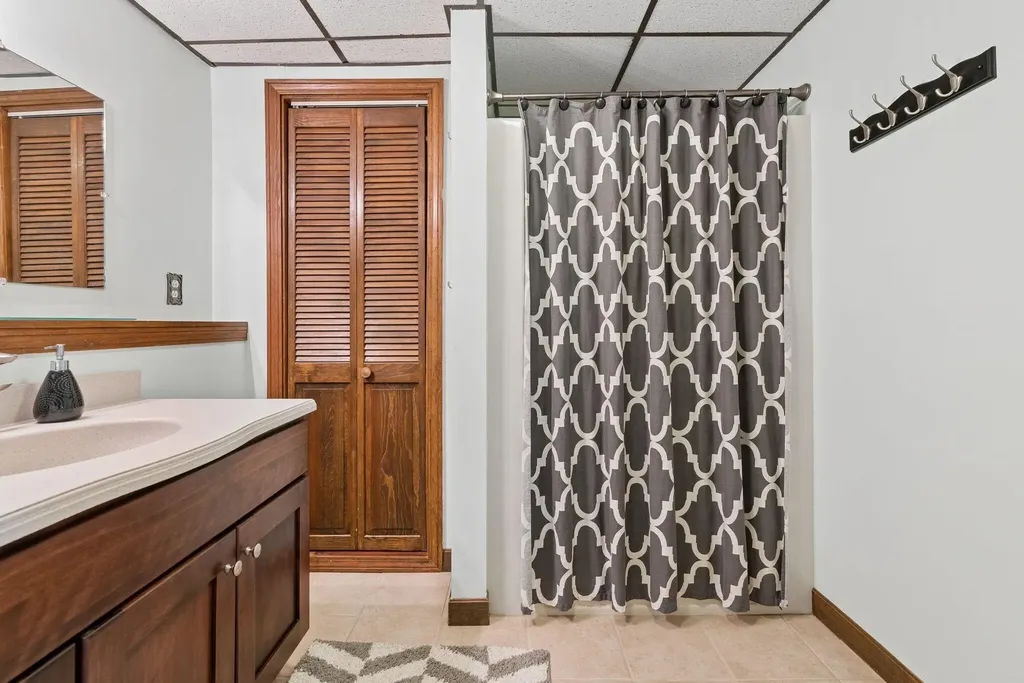 16 Leland Street Lewiston ME 04240