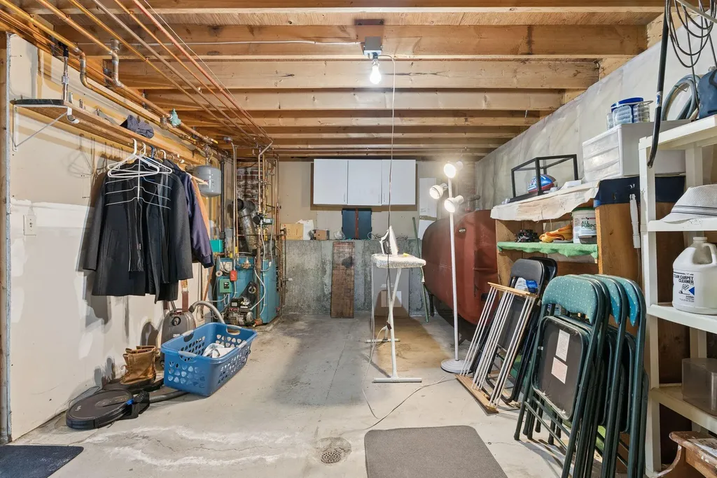 16 Leland Street Lewiston ME 04240
