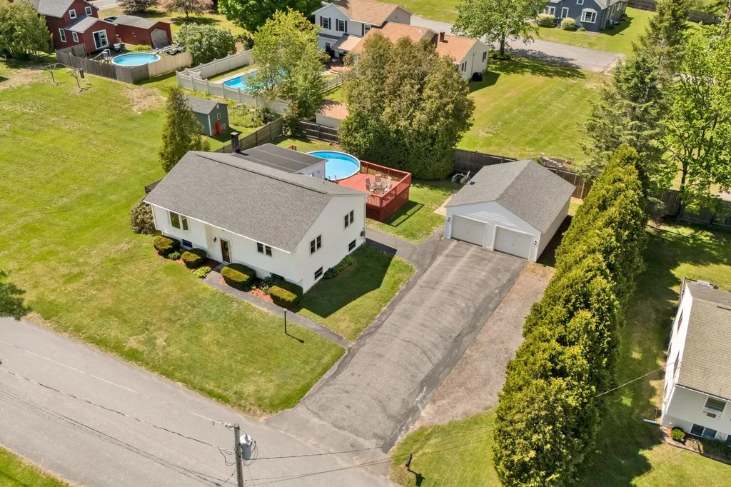 16 Leland Street Lewiston ME 04240