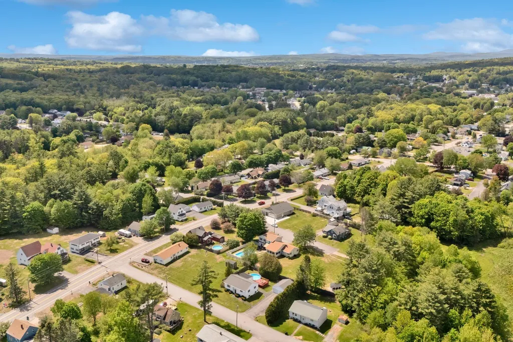 16 Leland Street Lewiston ME 04240