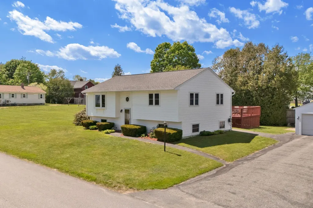 16 Leland Street Lewiston ME 04240